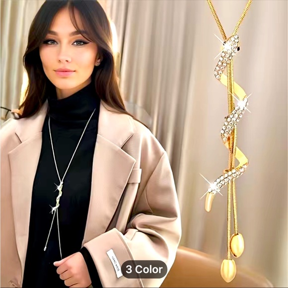 Gold Chain With Wrap around Gold Rhinestones snake 🐍 - Picture 4 of 6